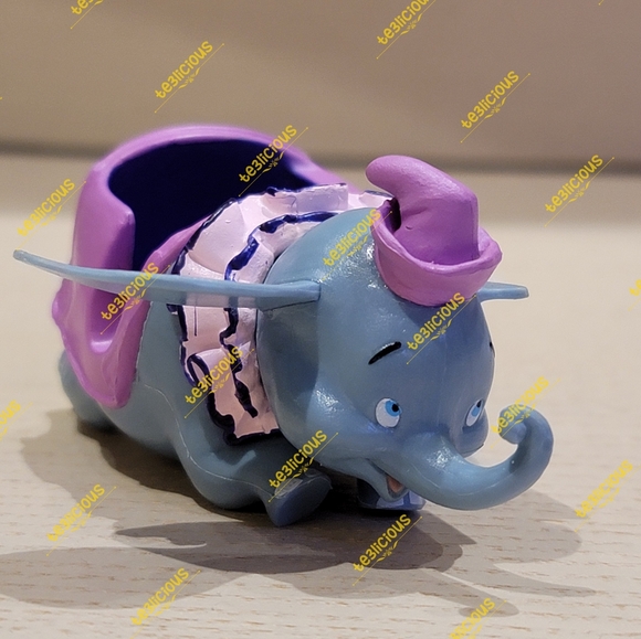 DISNEY PARKS DUMBO FLYING ELEPHANT RIDE MAGNET - Picture 3 of 9